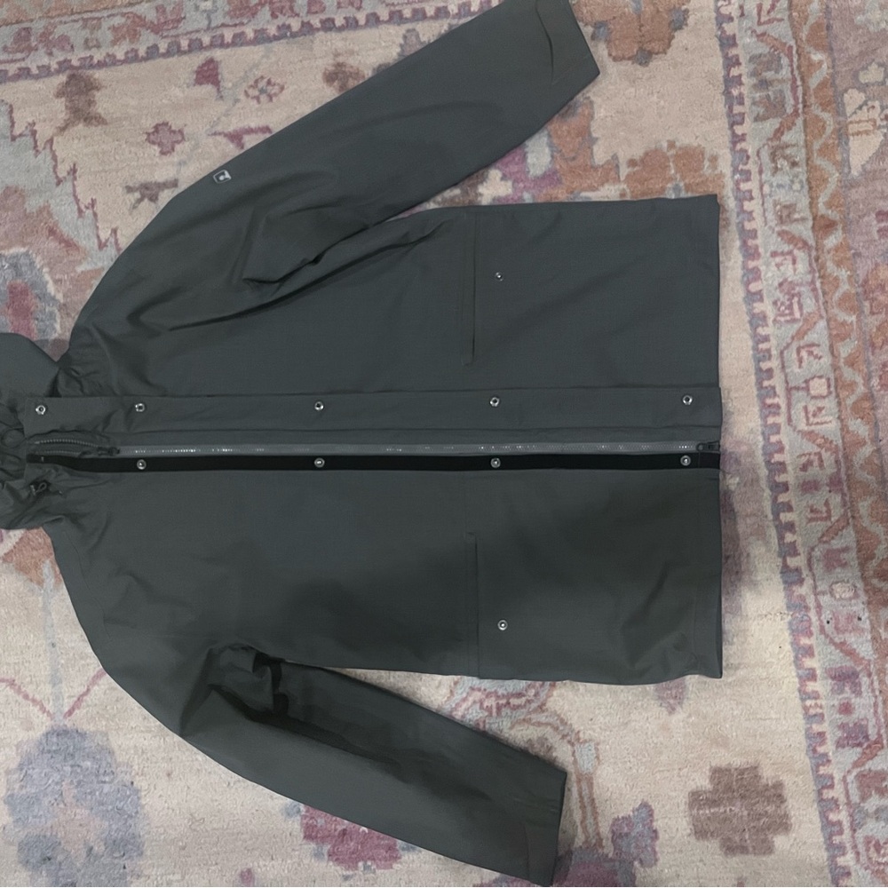 EMS rain jacket, hood, fleece lined pockets L